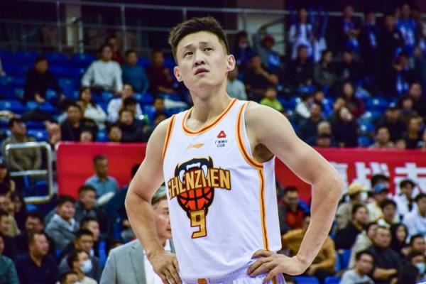 教練教你打籃球！周鵬13中10砍24分&生涯總得分升歷史第十三！